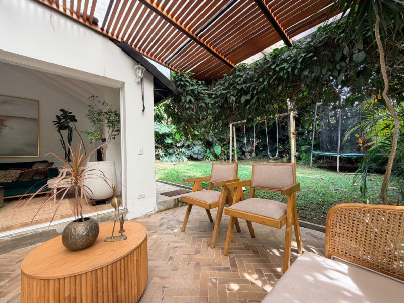 Casa en arriendo en El Poblado, Medellín · foto 4 de 24