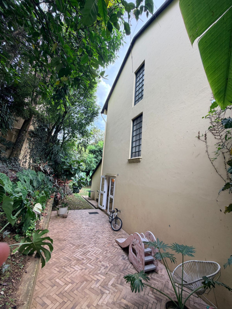 Casa en arriendo en El Poblado, Medellín · foto 12 de 24