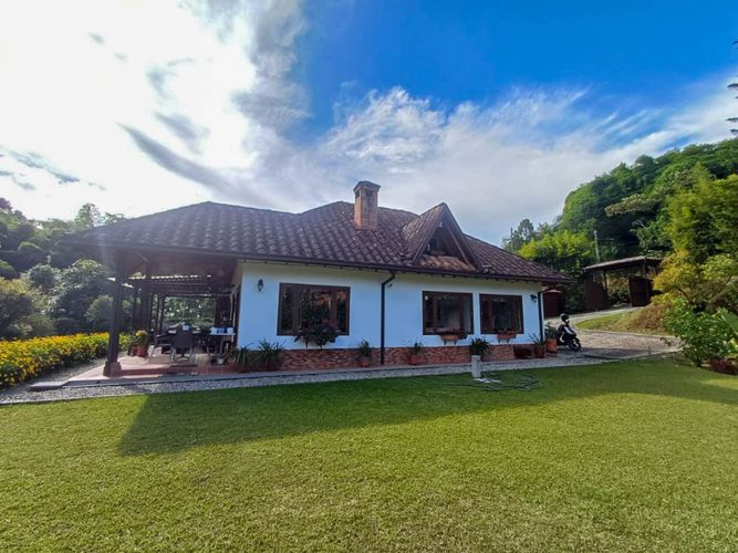 Casa de 3 alcobas en venta en La Macarena, Rionegro, 225 m² · foto 8 de 24