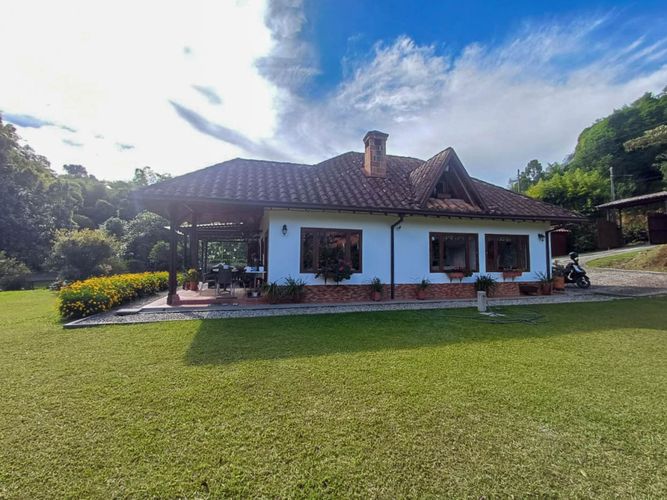 Casa de 3 alcobas en venta en La Macarena, Rionegro, 225 m² · foto 11 de 24