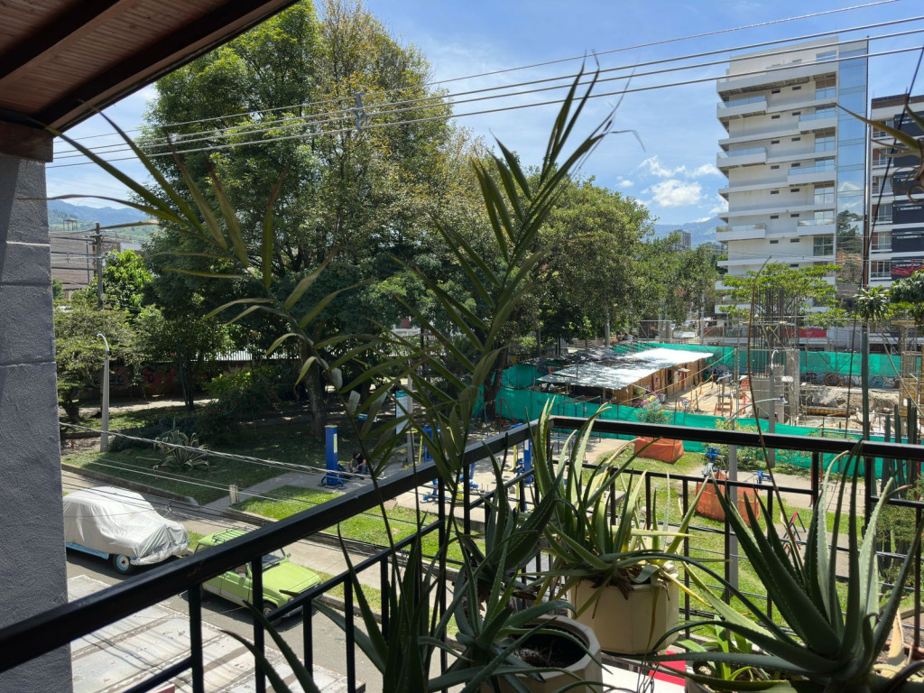Apartamento en venta en Belén Los Alpes, Medellín · foto 2 de 13