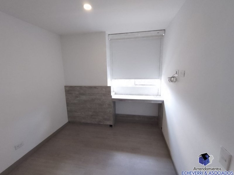 Apartamento en venta en Zona Centro, Envigado · foto 2 de 13