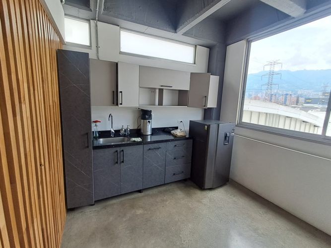 Oficina en arriendo en Simon Bolivar, Itagüí, 200 m² · foto 3 de 13