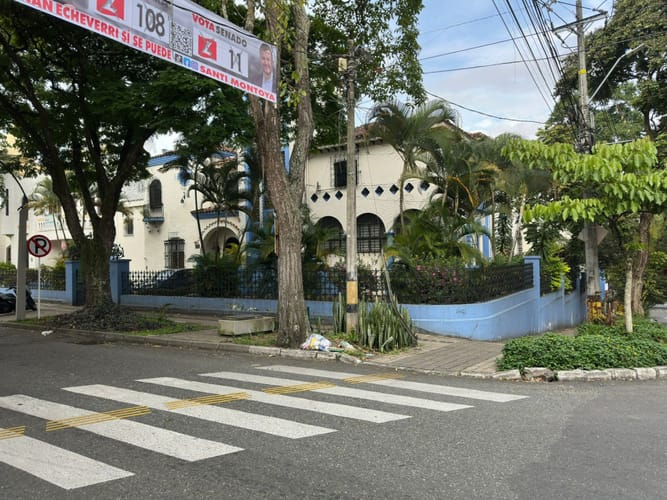 Casa de 20 alcobas en venta en Prado, Medellín · foto 2 de 4