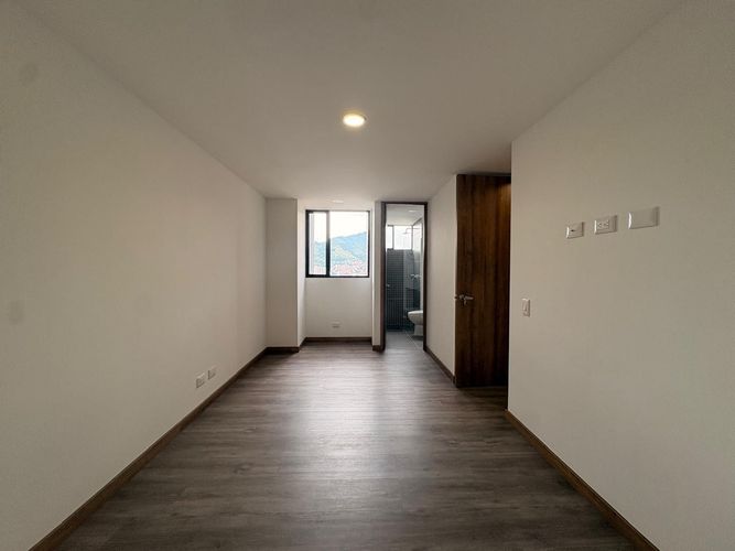 Apartamento de 2 alcobas en venta en Camino Verde, Envigado, 62 m² · foto 10 de 13