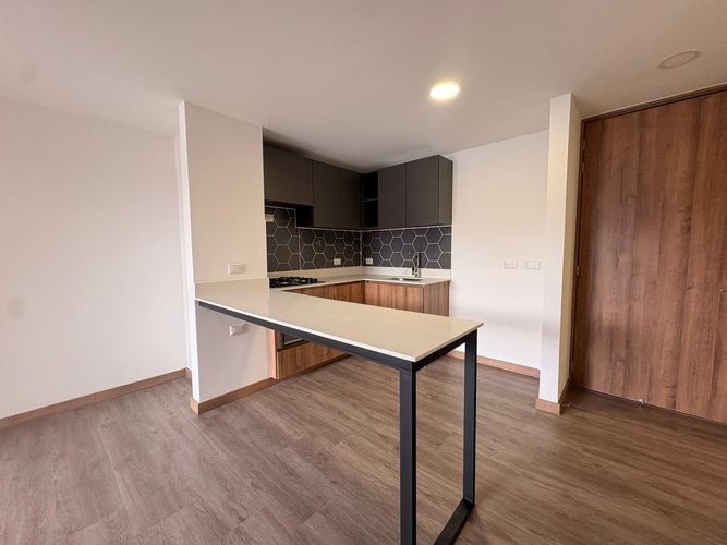 Apartamento de 2 alcobas en venta en Camino Verde, Envigado, 62 m² · foto 5 de 13