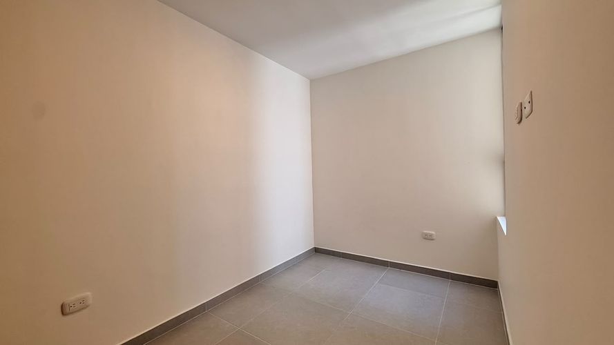 Apartamento de 3 alcobas en venta en La Campiña, Girón, 53 m² · foto 9 de 24