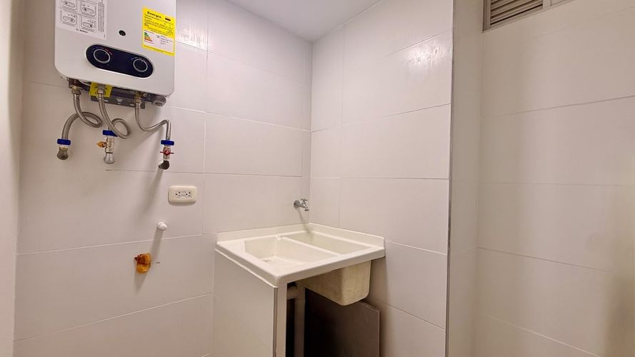 Apartamento de 3 alcobas en venta en La Campiña, Girón, 53 m² · foto 3 de 24