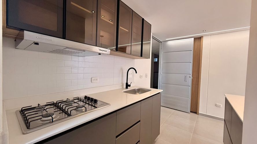 Apartamento de 3 alcobas en venta en La Campiña, Girón, 53 m² · foto 6 de 24