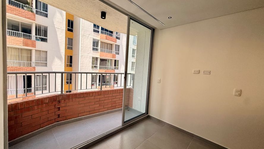 Apartamento de 3 alcobas en venta en La Campiña, Girón, 53 m² · foto 8 de 24