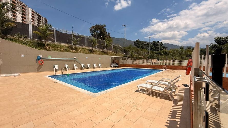 Apartamento de 3 alcobas en venta en La Campiña, Girón, 53 m² · foto 22 de 24
