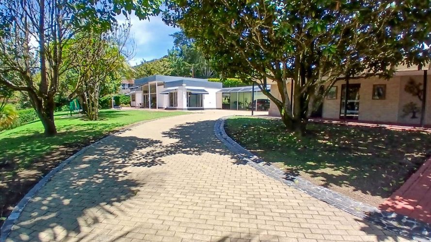 Finca en venta en El Higueron, Rionegro, 478 m² · foto 2 de 24