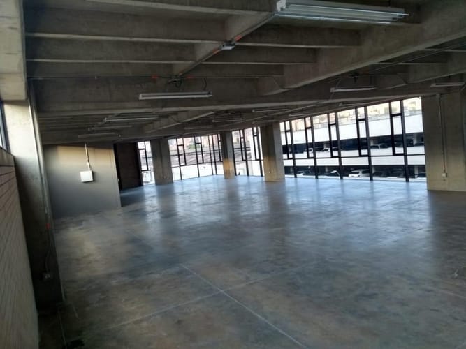 Oficina en arriendo en El Carmelo, Itagüí, 2303 m² · foto 7 de 24