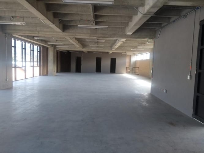 Oficina en arriendo en El Carmelo, Itagüí, 2303 m² · foto 9 de 24