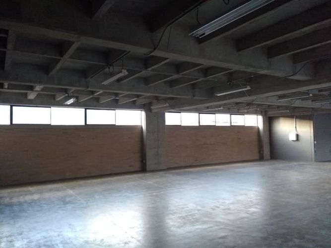 Oficina en arriendo en El Carmelo, Itagüí, 2303 m² · foto 11 de 24