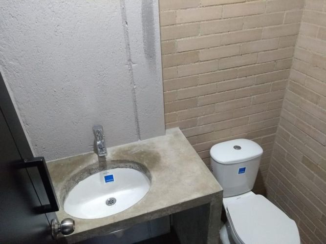 Oficina en arriendo en El Carmelo, Itagüí, 2303 m² · foto 22 de 24