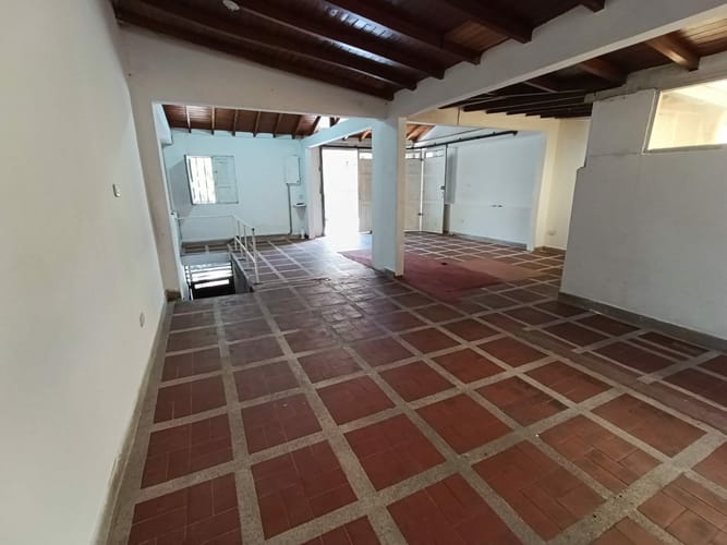 Bodega en arriendo en El Salvador, Medellín, 90 m² · foto 8 de 10