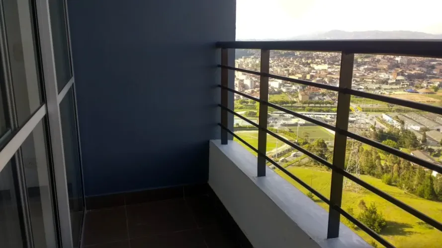 Apartamento de 3 alcobas en venta en Centro, Rionegro, 114 m² · foto 2 de 10