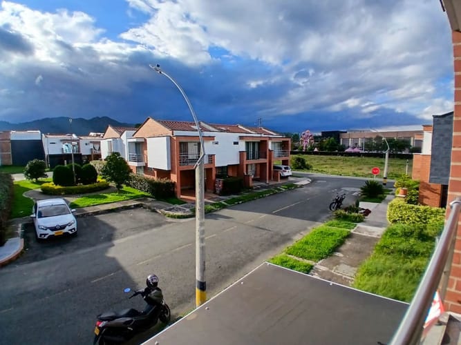 Casa de 4 alcobas en venta en La Ceja, 135 m² · foto 2 de 24