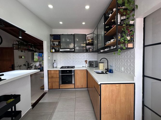 Apartamento de 2 alcobas en venta en El Poblado, Medellín, 84 m² · foto 6 de 18