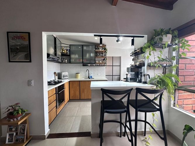 Apartamento de 2 alcobas en venta en El Poblado, Medellín, 84 m² · foto 10 de 18