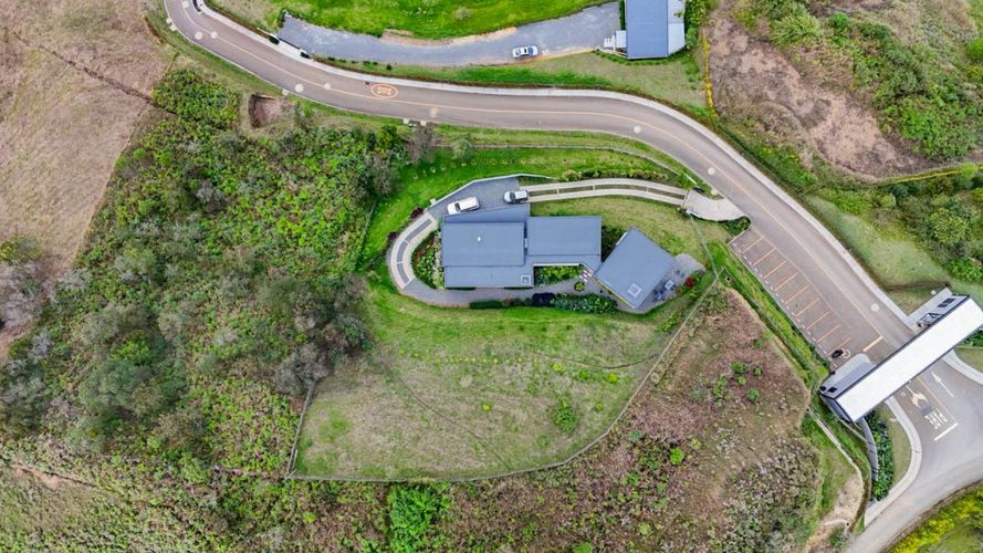 Casa de 5 alcobas en venta en Guarne, 330 m² · foto 2 de 24
