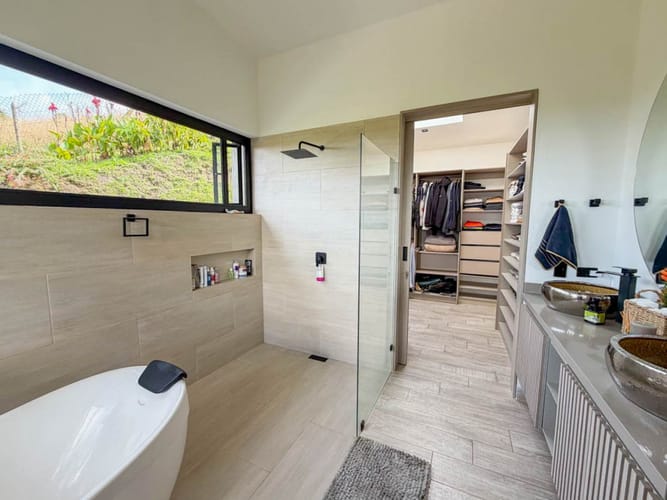 Casa de 5 alcobas en venta en Guarne, 330 m² · foto 6 de 24