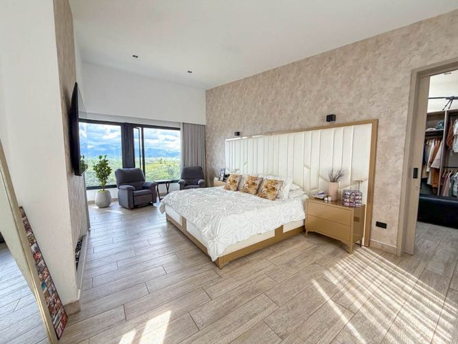 Casa de 5 alcobas en venta en Guarne, 330 m² · foto 21 de 24