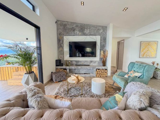 Casa de 5 alcobas en venta en Guarne, 330 m² · foto 23 de 24