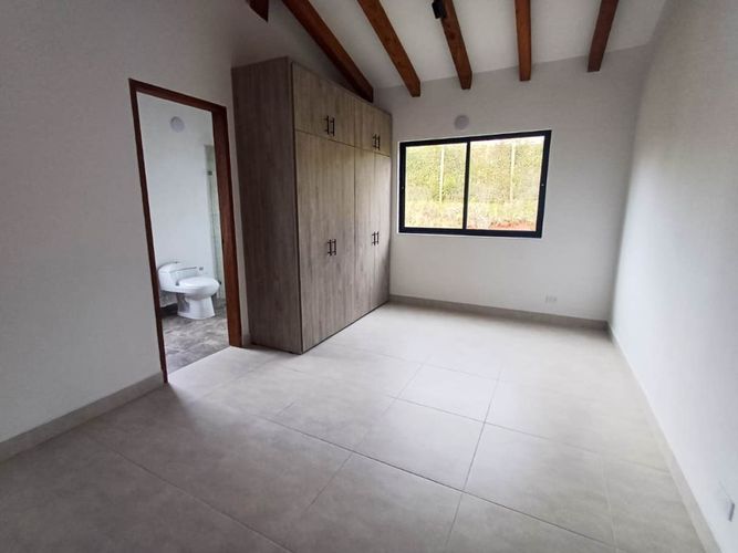 Casa de 4 alcobas en venta en El Carmen de Viboral, 400 m² · foto 13 de 24