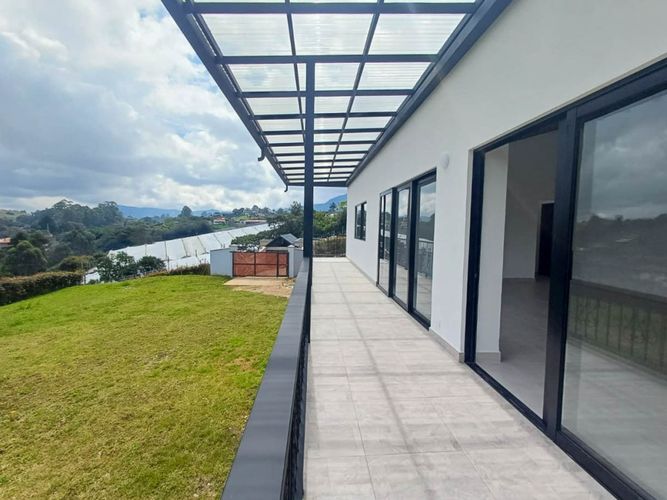Casa de 4 alcobas en venta en El Carmen de Viboral, 400 m² · foto 21 de 24