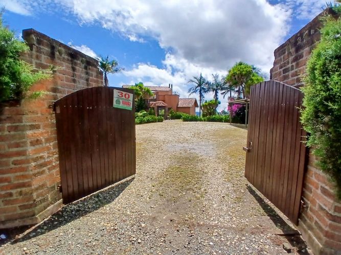 Finca en arriendo en Sajonia, Rionegro, 300 m² · foto 3 de 24