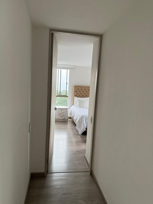 Apartamento de 3 alcobas en arriendo en Los Naranjos, Medellín, 90 m² · foto 13 de 20