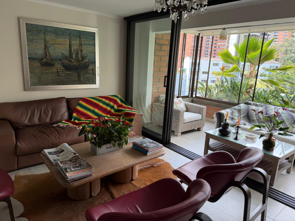 Apartamento en arriendo en El Poblado, Medellín · foto 2 de 17