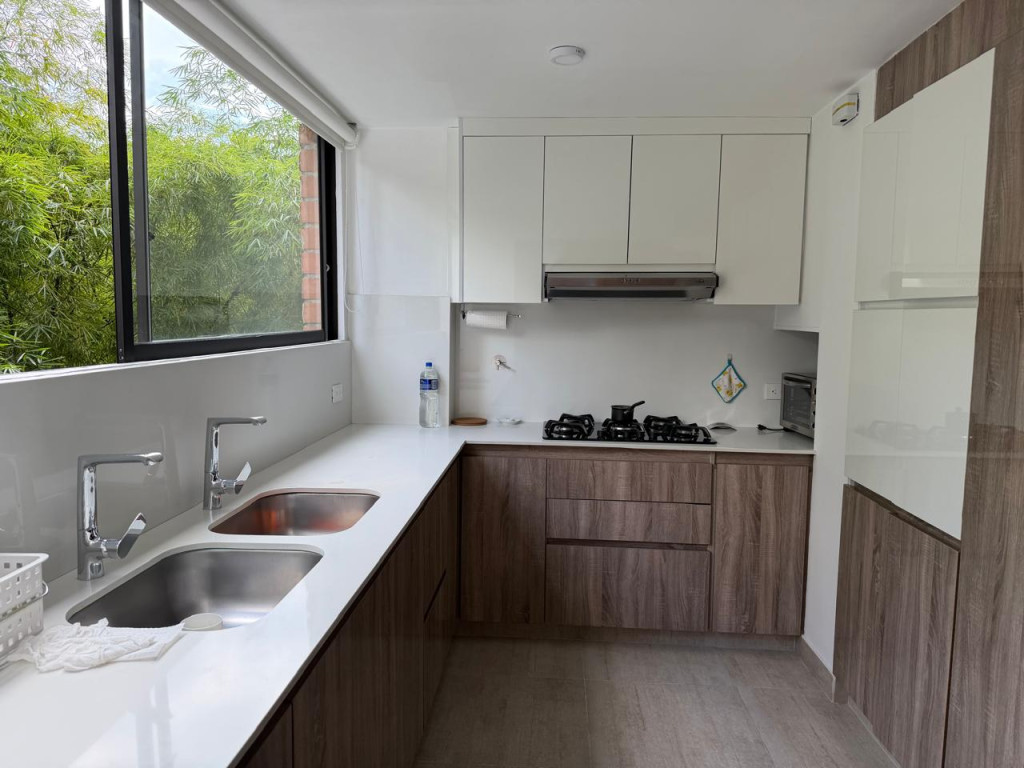 Apartamento en arriendo en El Poblado, Medellín · foto 10 de 17