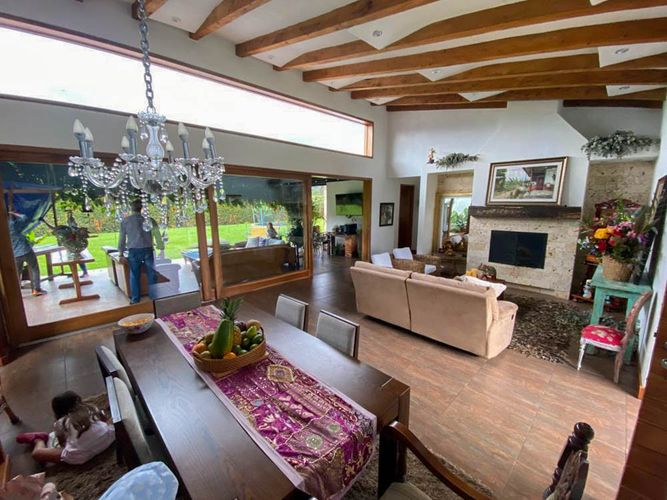 Casa de 3 alcobas en venta en Lomitas, La Ceja, 375 m² · foto 3 de 7