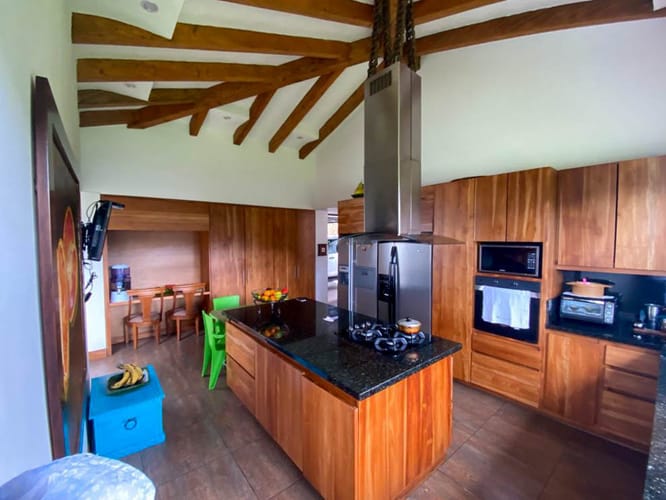 Casa de 3 alcobas en venta en Lomitas, La Ceja, 375 m² · foto 4 de 7