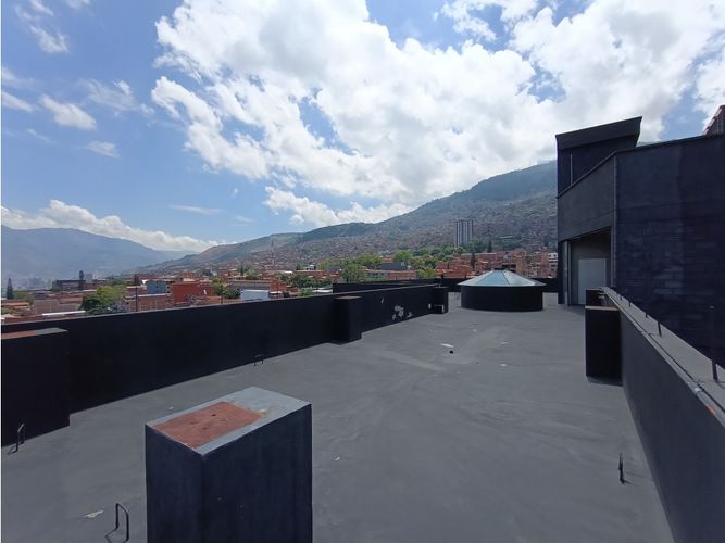 Local en arriendo en San Isidro, Medellín, 100 m² · foto 2 de 5