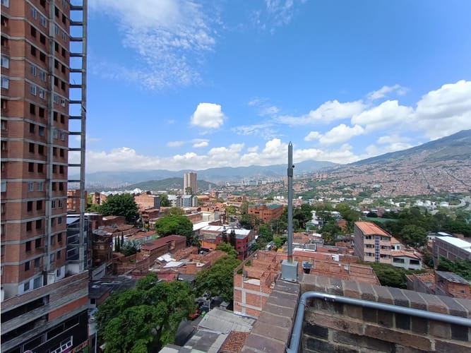 Local en arriendo en San Isidro, Medellín, 100 m² · foto 3 de 5