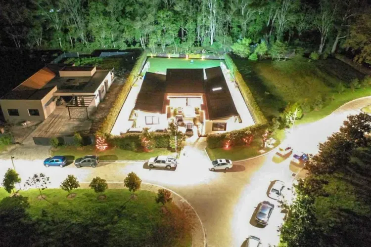 Casa de 5 alcobas en venta en Llano Grande, Rionegro, 450 m² · foto 2 de 17
