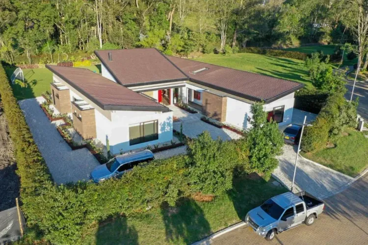 Casa de 5 alcobas en venta en Llano Grande, Rionegro, 450 m² · foto 11 de 17