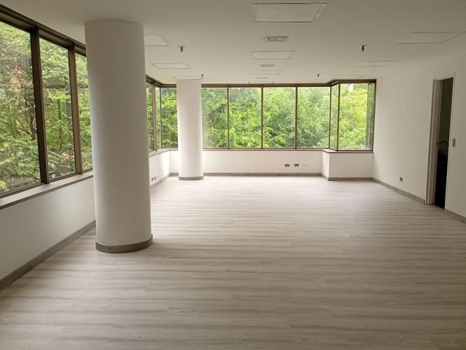 Oficina en arriendo en Castropol, Medellín, 70 m² · foto 2 de 12