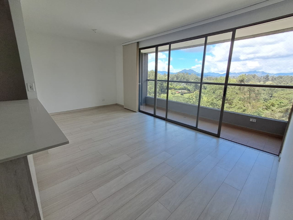 Apartamento en arriendo en Centro, Rionegro · foto 3 de 11
