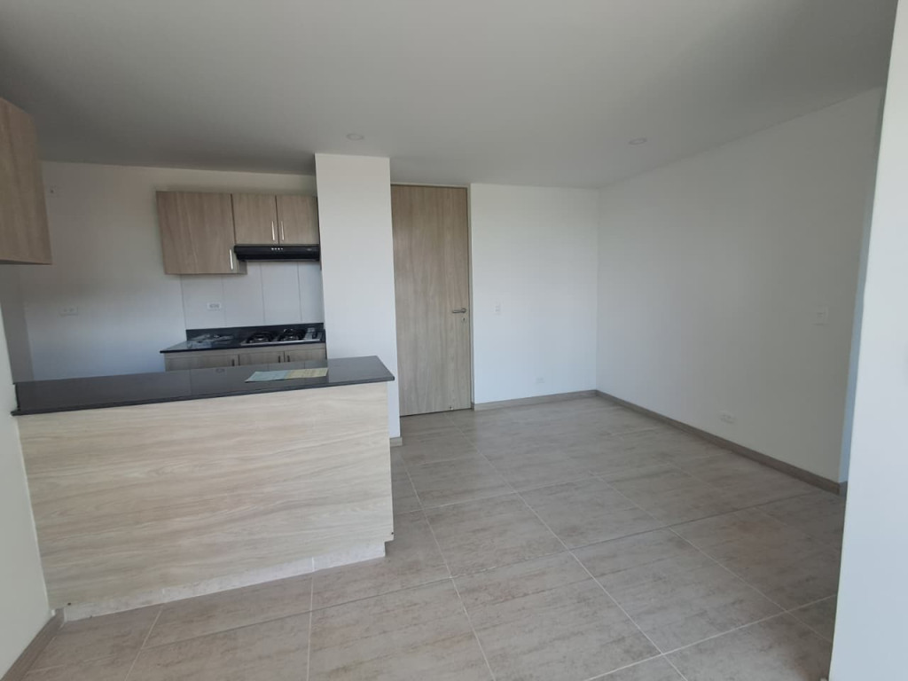 Apartamento en arriendo en Centro, Rionegro · foto 3 de 13