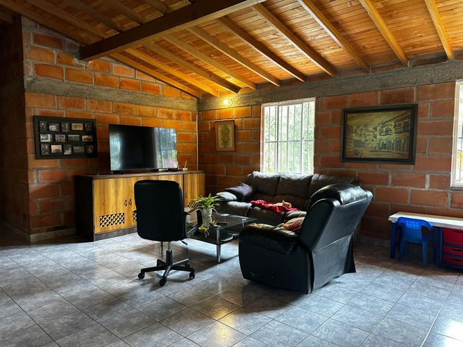 Finca en venta en Las Palmas, Envigado, 251 m² · foto 9 de 19