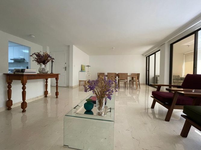 Apartamento de 3 alcobas en venta en Altos Del Poblado, Medellín, 210 m² · foto 4 de 23