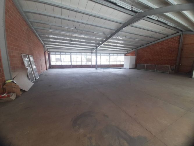 Bodega en arriendo en Calasanz, Medellín, 290 m² · foto 9 de 19