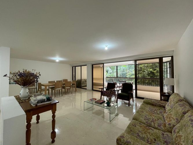 Apartamento de 3 alcobas en venta en Altos Del Poblado, Medellín, 210 m² · foto 6 de 23