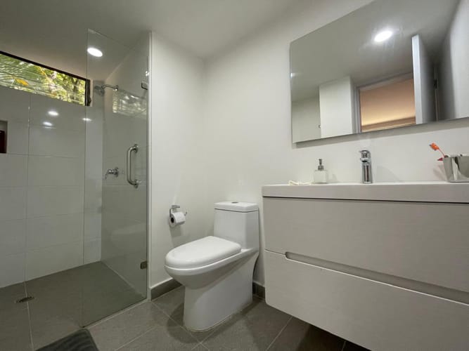 Apartamento de 3 alcobas en venta en Altos Del Poblado, Medellín, 210 m² · foto 7 de 23