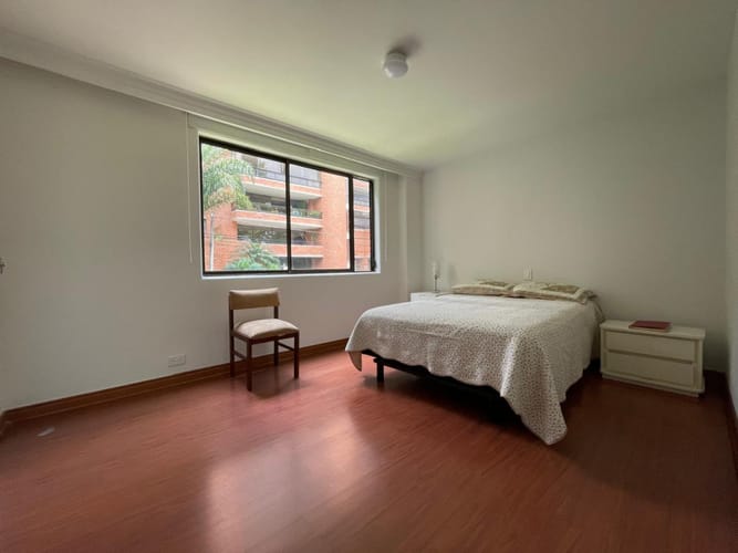 Apartamento de 3 alcobas en venta en Altos Del Poblado, Medellín, 210 m² · foto 13 de 23